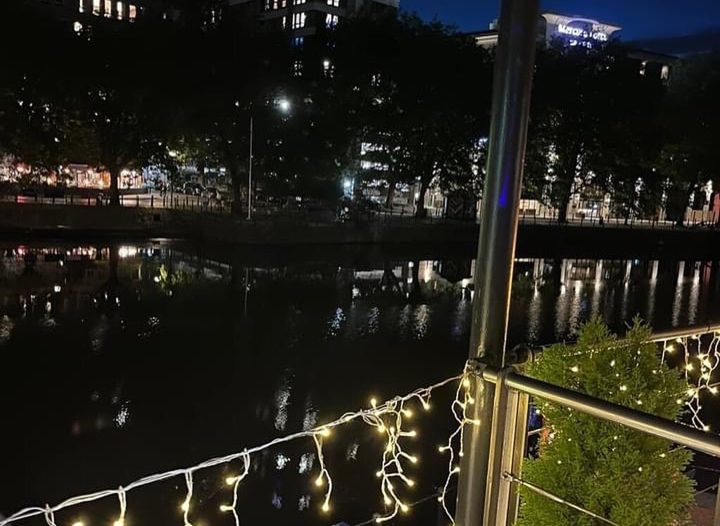 Views Of Bristol Private Hire area at Totos by the River